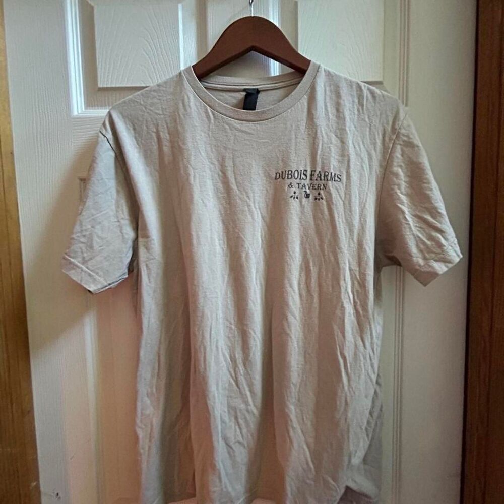 Gildan Men's Cream and Tan T-shirt